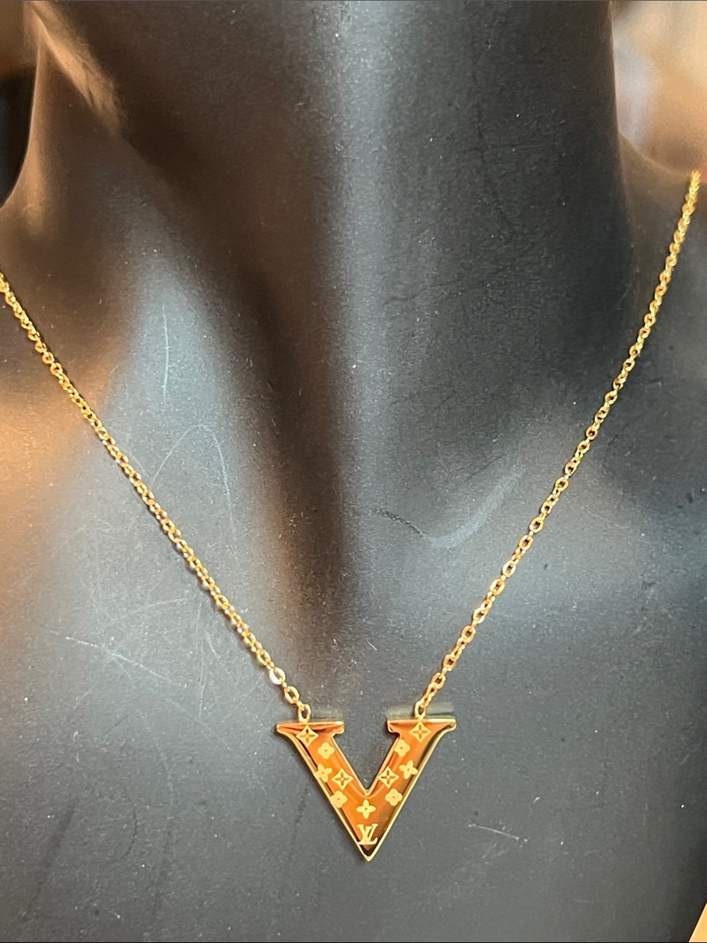 Gold 'V' Pendant Necklace